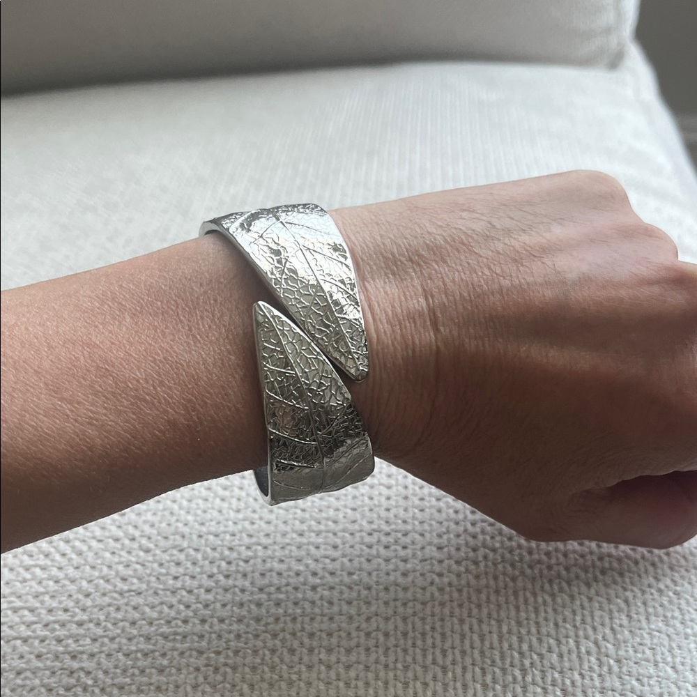 Chic Silver Textured Cuff Bracelet